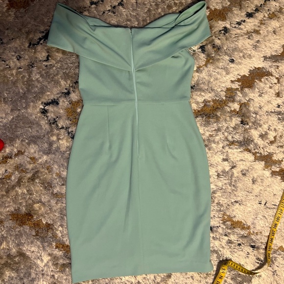 Badgley Mischka Green Off-Shoulder Bodycon Midi Dress - Picture 5 of 8